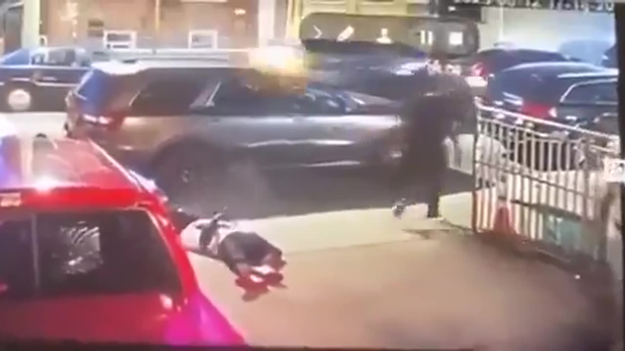 Man shoots man in daylight life is not worth much at the min