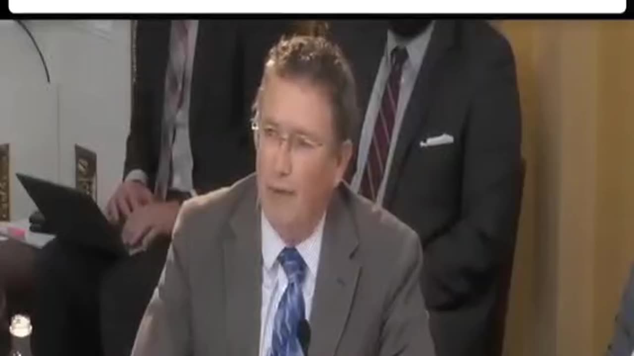 Massie schools Raskin on devaluation