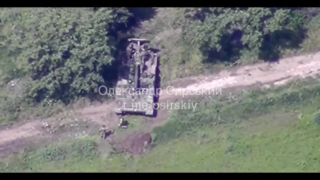 Himars job near to Bakhmut. Demolishing the Ruzzian artillery.