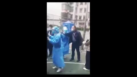 KUNG FU MAN HAD ENOUGH OF PCR TEST IN CHINA - OVER MY DEAD BODY!