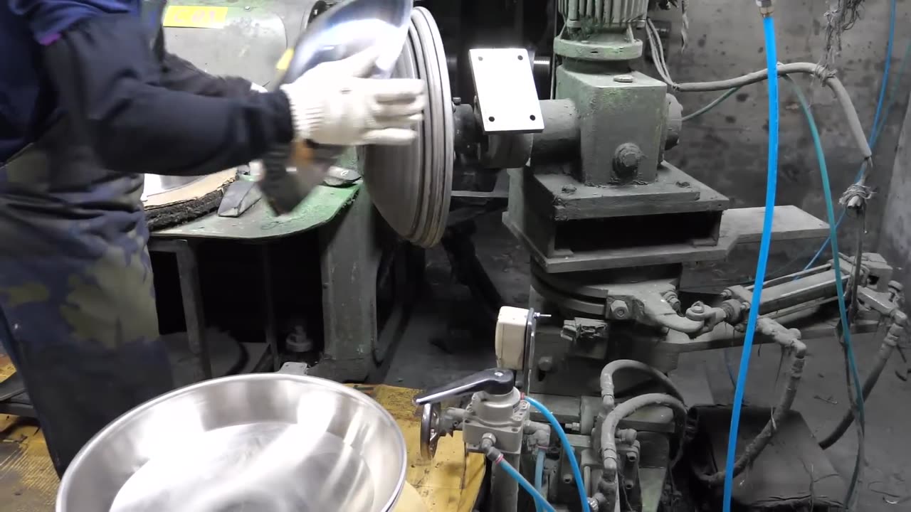 Stainless Steel Wok mass production process. - 不鏽鋼炒鍋大量生產過程 - Taiwan Cookware Factory