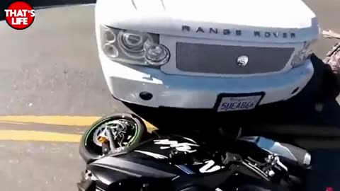 funny Women fails in traffic