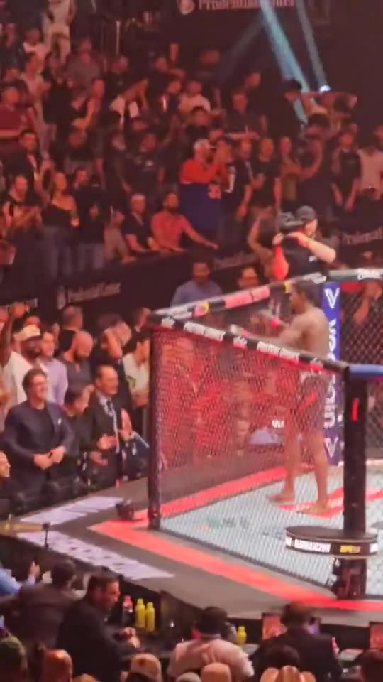 UFC Fighter Kevin Holland Instantly Runs to Trump After Being Declared the Winner