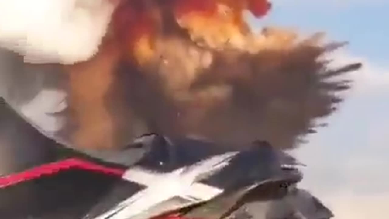 Footage of the explosion in Beirut in 2020 from different angles 😳