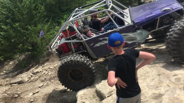 KungFooMASTA buggy climbing a rock ledge Tuttle ORV