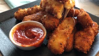 How to Make Perfect Mozzarella Sticks (w/ simple ingredients)