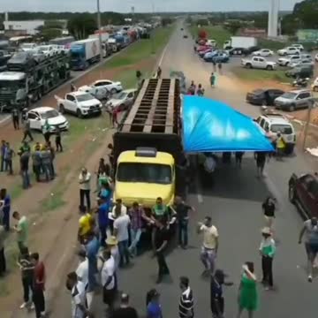 Truckers, farmers and patriots take Brazil: "We will not allow a corrupt criminal to rule us!"