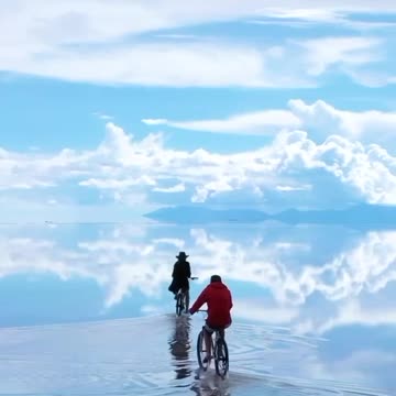 Surreal Dream - Salar de Uyuni Bolivia😍😍😍