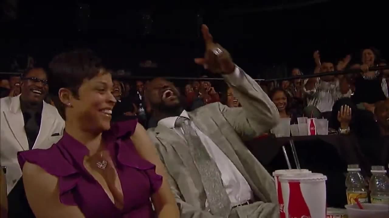 Kevin Hart - Women Talk About All Of Your Secrets(FUNNY CLIP)