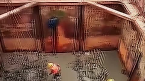 Cauldron sinking and water diversion cofferdam con