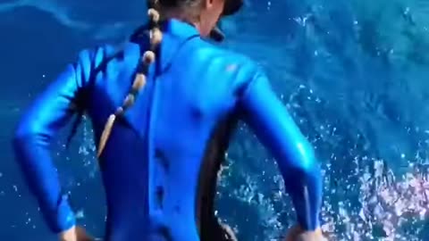 Woman Almost Eaten By Tiger Shark entering water off boat😨😲-