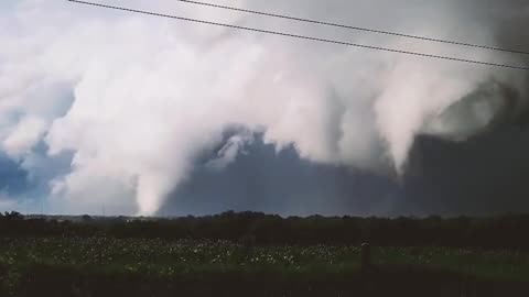 Massive tornado funnels form over Chicago causing severe damage