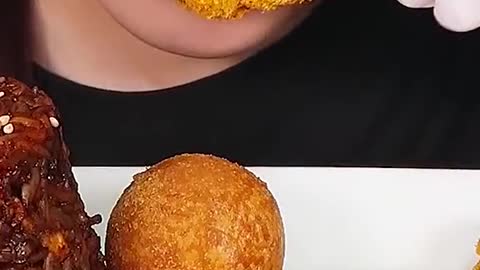 Black Bean Rice, Fried Chicken, Cheese Balls #zoeyasmr #zoeymukbang #bigbites #mukbang #asmr #food #