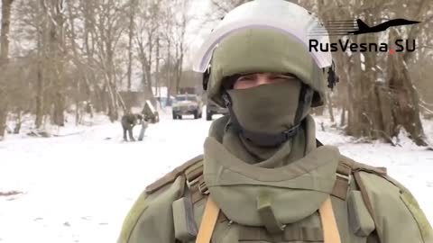 Russian sappers clear mines