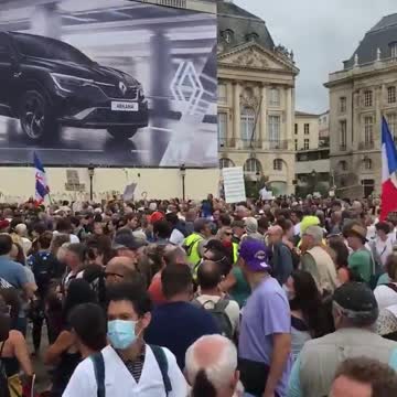 Bordeaux, France: No Green Pass, No Mandatory Vaccinations