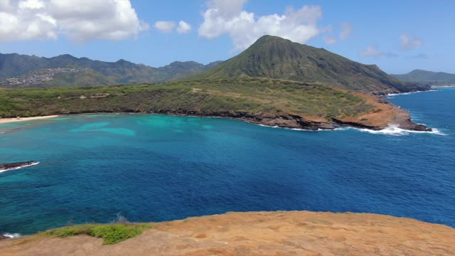 4K Drone Video of Hanauma Bay, Hawaii . . . With No People There