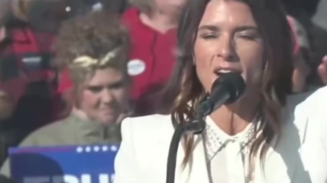 #TrumpRALLY Danica Patrick Total Stunning Speach PA