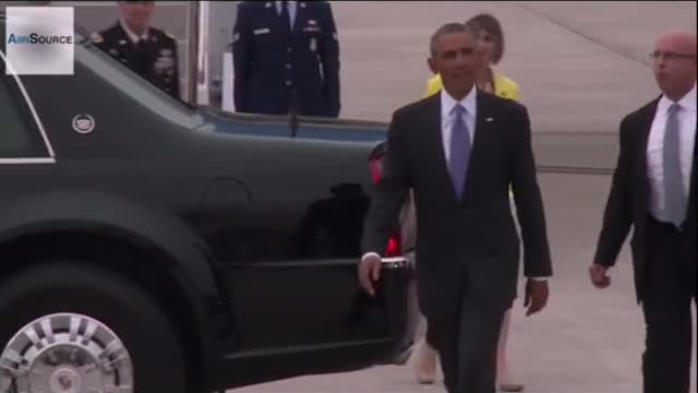 Obama “Ignores to Sit in his Luxuary Car