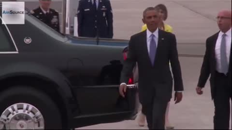 Obama “Ignores to Sit in his Luxuary Car