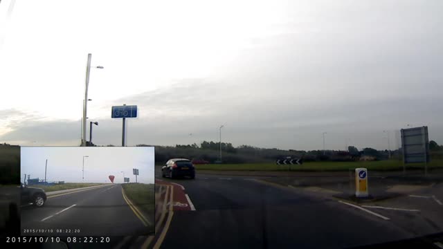 Balloon Landing over Southport Marine Drive