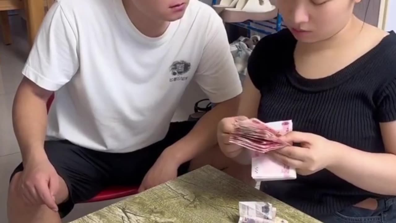 Divid & Rul with money funny clip 🤣🤣