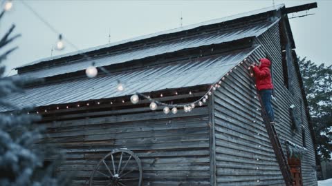 Duluth Trading TV Commercial Let Freedom Swing Free Swingin’ Flannel