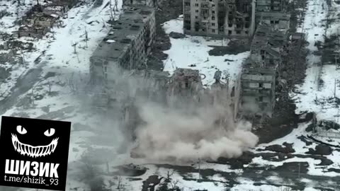 Ukrainian Tank Demolishes Highrise