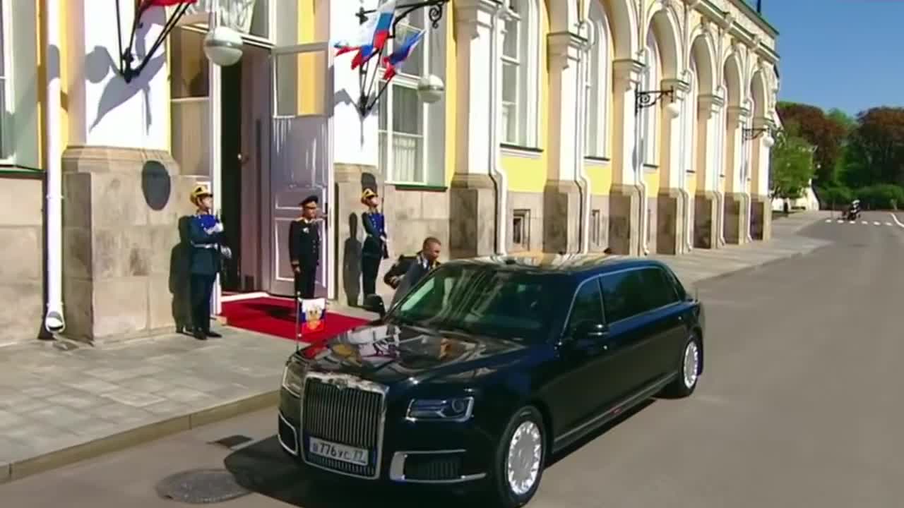 Best Moments of Vladimir Putin 2018. Putin New style. Extraordinary Putin's Walk. Wide Putin