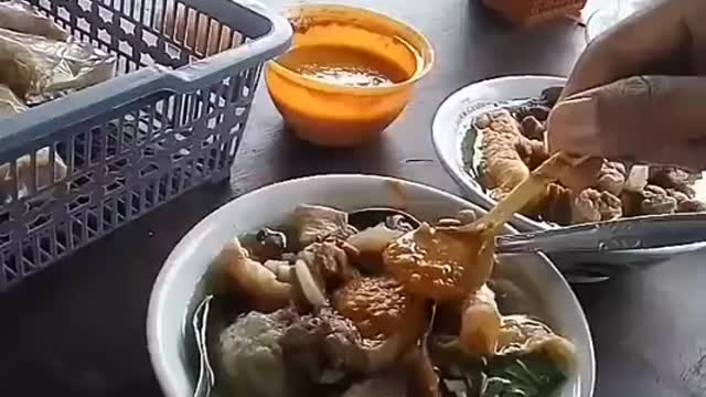 Makanan khas indonesia BAKSO untung bersih hampir 20jta dari omset penjualannya.