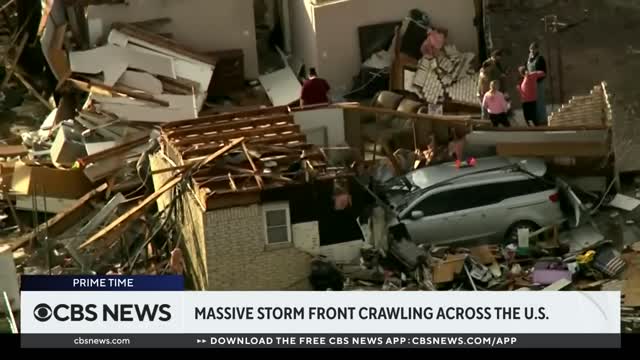 Massive storm crawls across U.S., bringing thunderstorms, snow, tornadoes