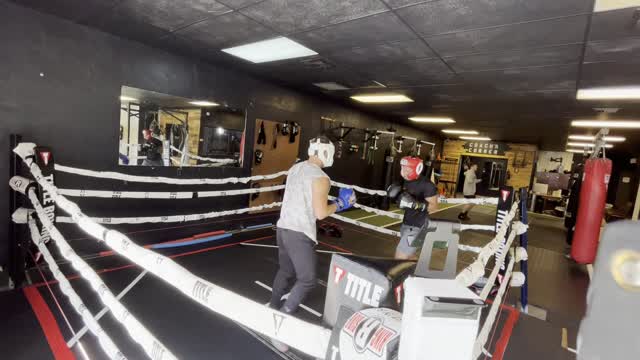 4 Rounds Sparring With Coach