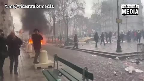 The streets of Ukraine look like a complete warzone. Actually no, it's France.