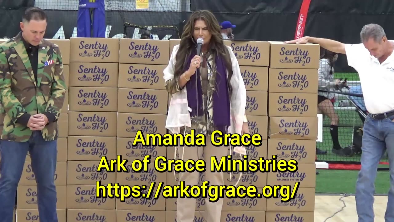 Amanda Grace Helping People of East Palestine