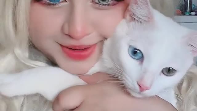 Cute Girl And Cute Cat Video 2022