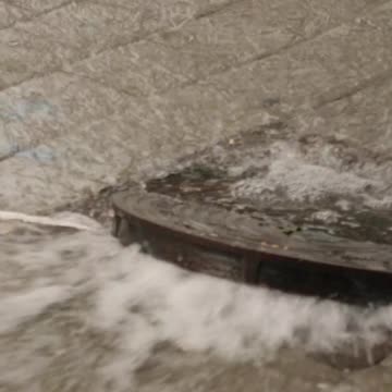 Vertical Farming: Flooding Drains Or Deep Water Culture