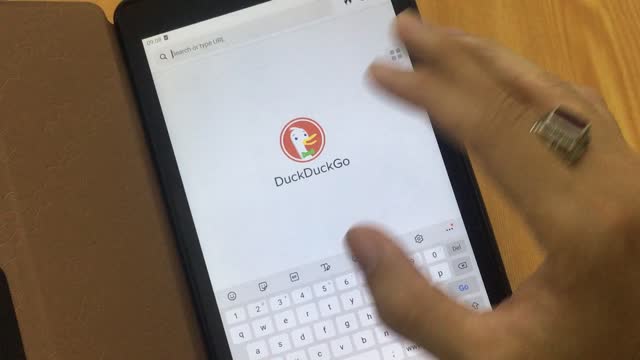Lướt Sóng Thần DuckDuckGo