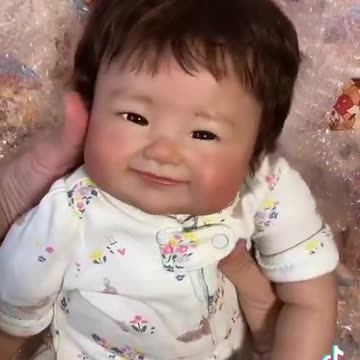 日本製の人形。生きているみたい！