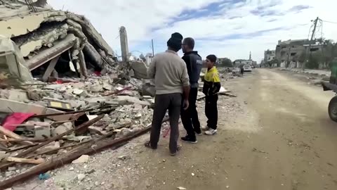 Donkey tour shows extent of destruction in Gaza's Khan Younis