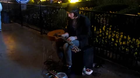 Vegas Street Performer - Charles Rangel - guitar finger tapping