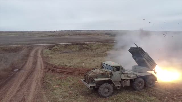 Hot greetings: Grad MLRS battery from Tula in denazification action