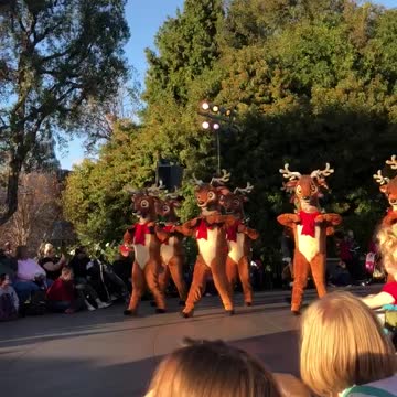 Disney Christmas Parade Dancers 2019