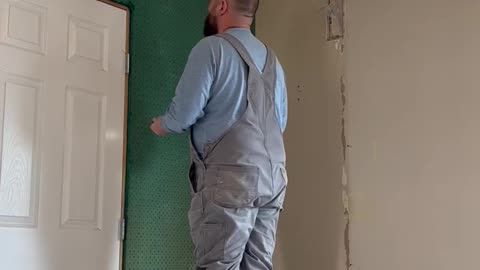 Fixing Sonopan soundproof panels with drywall screws