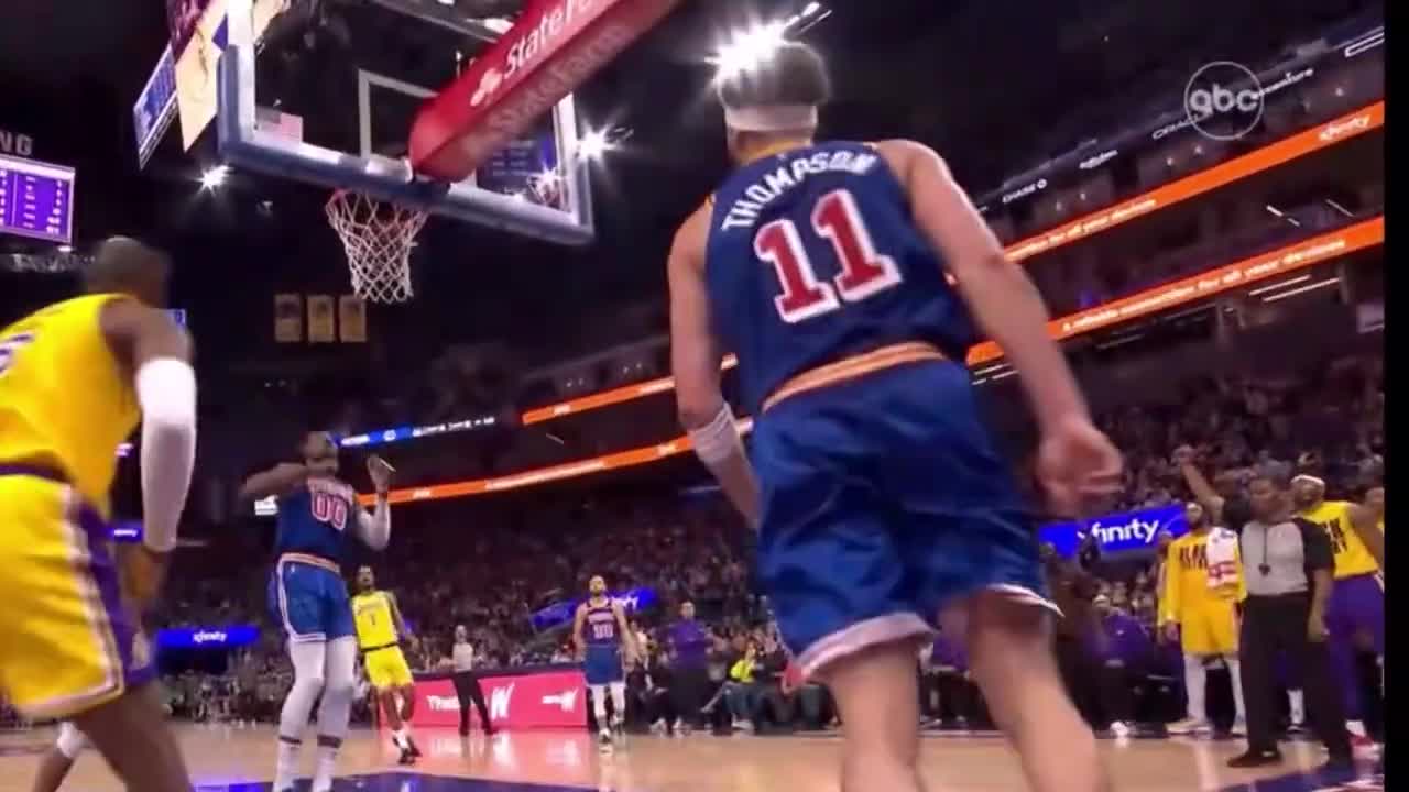 Klay Thompson Treats Lakers Like Trash