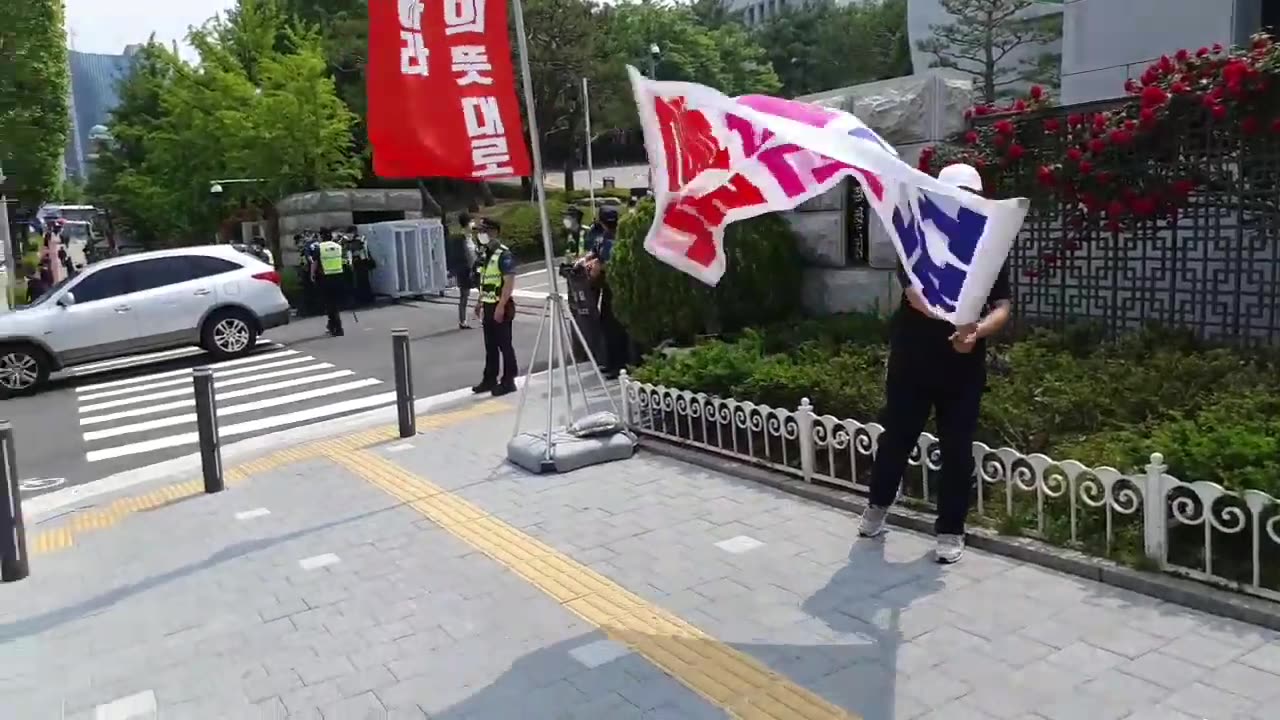 20200525_V3_S03(JBZDiVvfDtU)대검찰청앞 한시민의 4.15부정선거 의혹에 관한 팩트 몇가지를 소개하다