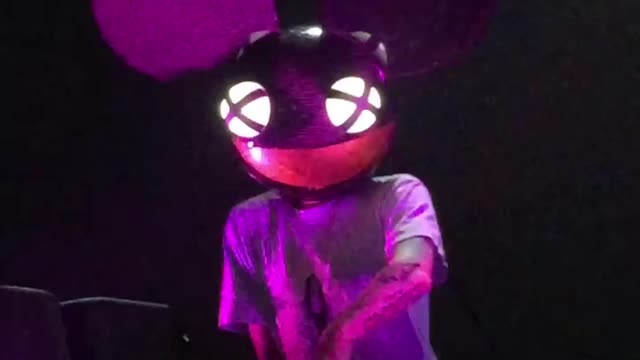 Big head mouse dj