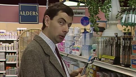 MR BEAN GOES FOR A WALK_____ WATCH WHAT HAPPENS