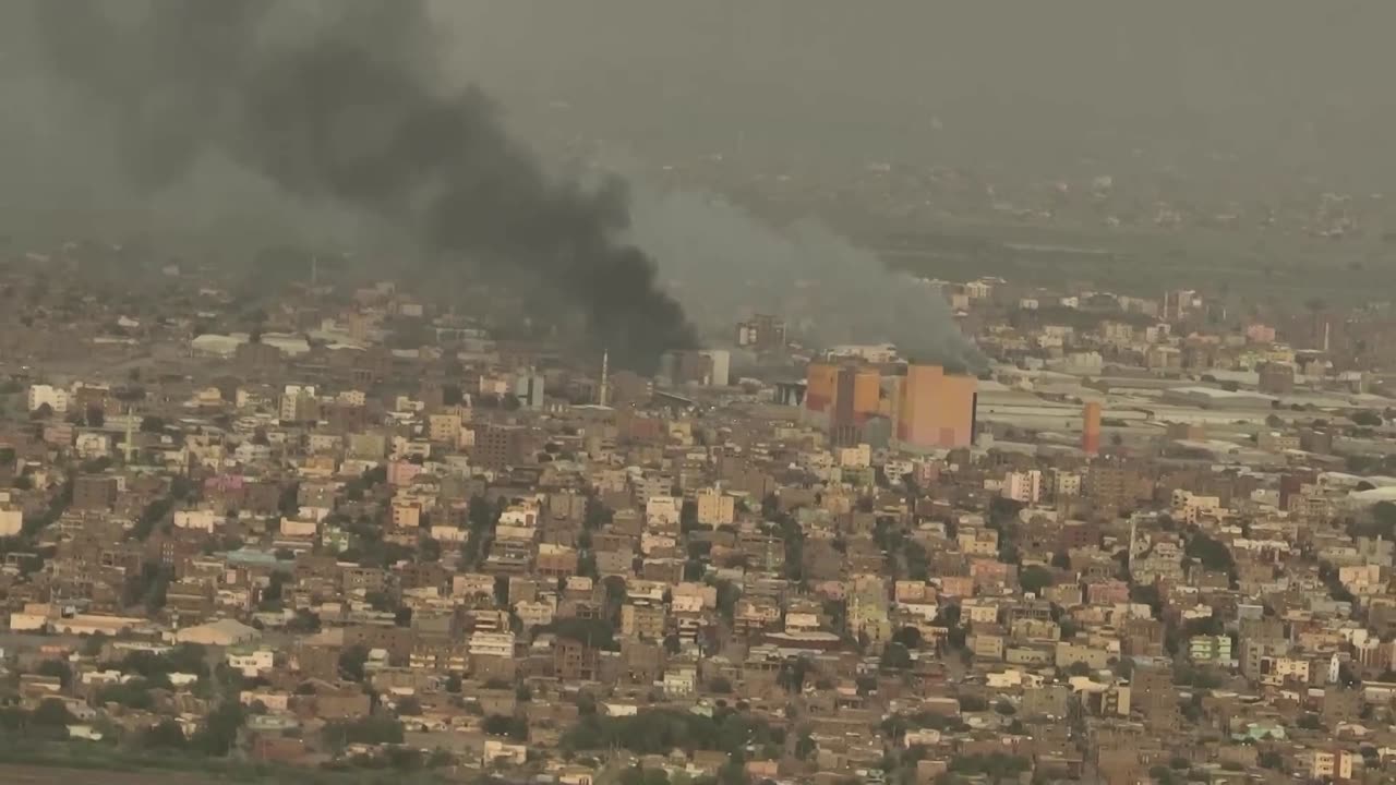 'Everyone is leaving' -Egyptian stranded in Khartoum