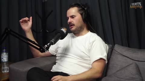 PETRY E LUIDE DEBATEM SOBRE FASCIMO E COMUNISMO À Deriva Podcast