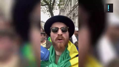 LULA E RECEBIDO COM PROTESTO EM LONDRES: “LULA, LADRÃO, SEU LUGAR É NA PRISÃO!” LULA DA SILVA AND RECEIVED WITH PROTEST IN LONDON: “LULA, THIEF, YOUR PLACE IS IN PRISON!”