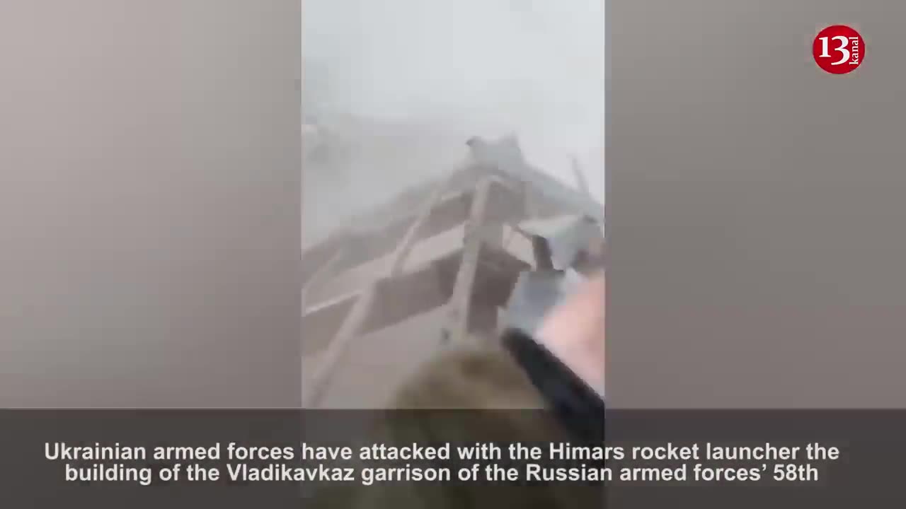 Ukrainian army struck with HIMARS the building with Russian officers - Officers sought to escape